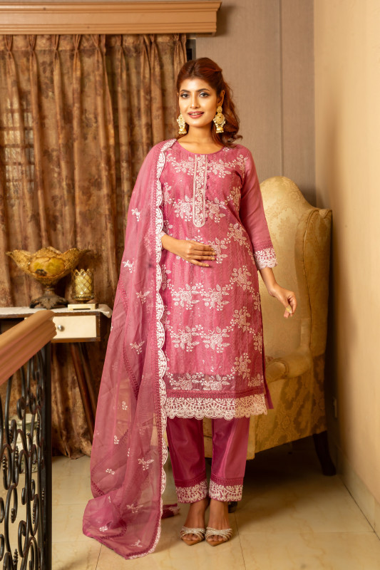 Kota Organza All Over Embroidered Three Piece with Sequence Orna & Silk Salwar ? কোটা অরগাঞ্জা অলওভার এমব্রয়ডারি থ্রি-পিস – সিকুয়েন্স কাজ করা ওড়না ও সিল্ক সালওয়ারসহ